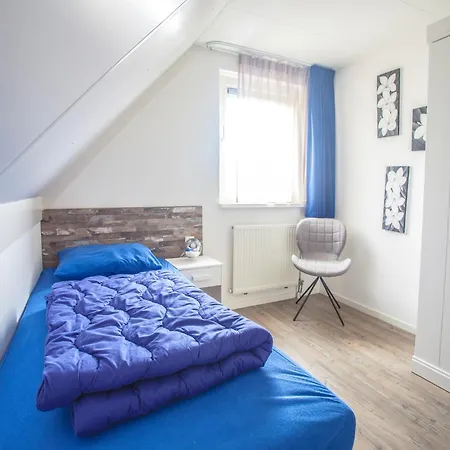 Beautiful House With Jetty Near Ijsselmeer *