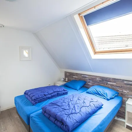 Beautiful House With Jetty Near Ijsselmeer Holiday home *