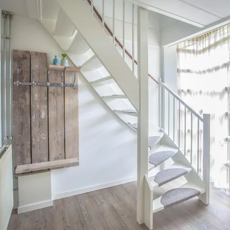 Beautiful House With Jetty Near Ijsselmeer * Medemblik