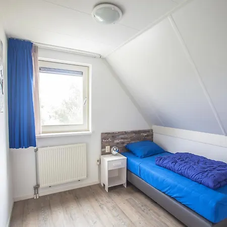 Beautiful House With Jetty Near Ijsselmeer