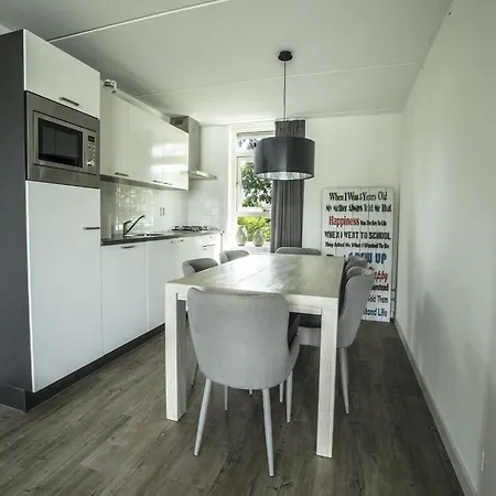 Beautiful House With Jetty Near Ijsselmeer Holiday home