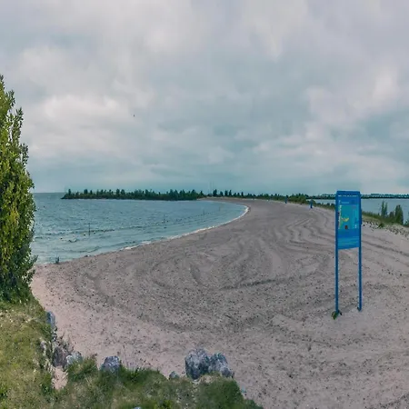 Beautiful House With Jetty Near Ijsselmeer Holiday home Medemblik