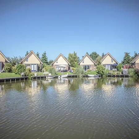 Beautiful House With Jetty Near Ijsselmeer Holiday home